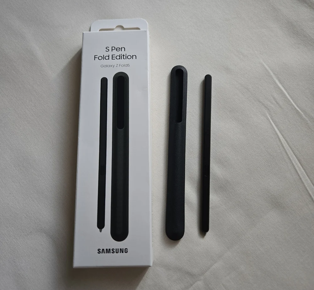 Samsung S Pen Fold Edition Stylus with Black Sleeve